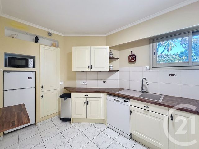 Appartement T2 &agrave; louer - 2 pi&egrave;ces - 52,68 m2 - Mandelieu La Napoule - 06 - PROVENCE-ALPES-COTE-D-AZUR