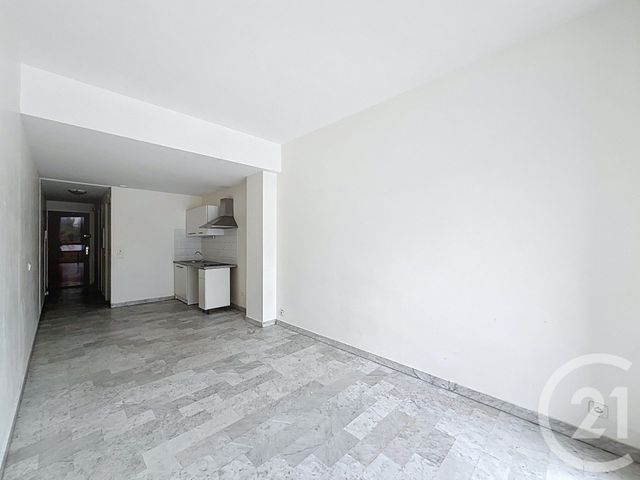 Appartement Studio &agrave; louer - 1 pi&egrave;ce - 28,09 m2 - Cannes - 06 - PROVENCE-ALPES-COTE-D-AZUR