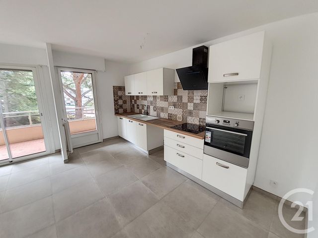 Appartement F3 &agrave; louer - 3 pi&egrave;ces - 83,34 m2 - Mandelieu La Napoule - 06 - PROVENCE-ALPES-COTE-D-AZUR