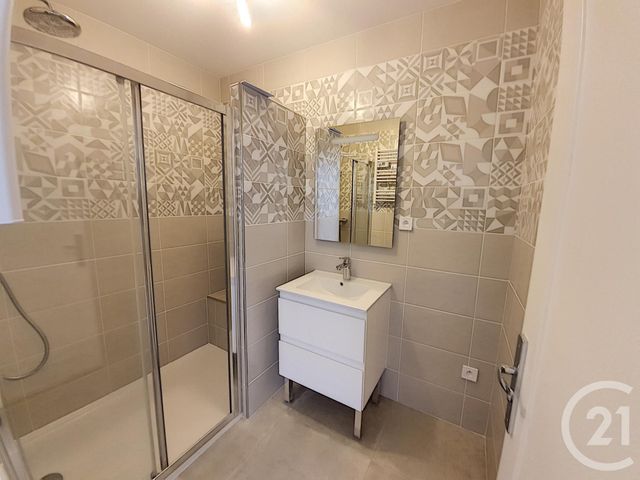 Appartement F3 &agrave; louer - 3 pi&egrave;ces - 83,34 m2 - Mandelieu La Napoule - 06 - PROVENCE-ALPES-COTE-D-AZUR