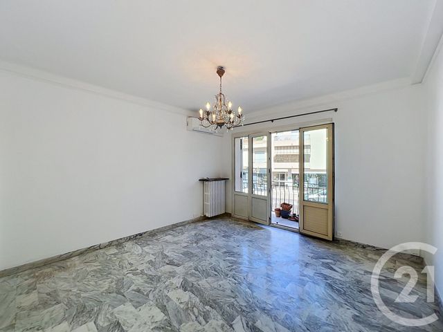Appartement T4 &agrave; louer - 4 pi&egrave;ces - 85,43 m2 - Mandelieu La Napoule - 06 - PROVENCE-ALPES-COTE-D-AZUR