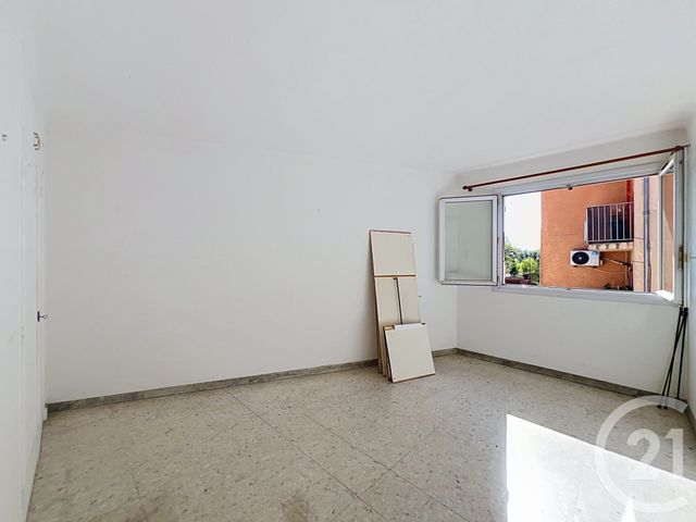 Appartement T4 &agrave; louer - 4 pi&egrave;ces - 85,43 m2 - Mandelieu La Napoule - 06 - PROVENCE-ALPES-COTE-D-AZUR