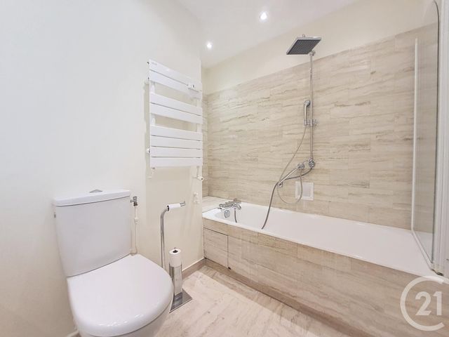 Appartement F3 &agrave; louer - 3 pi&egrave;ces - 64,35 m2 - Mandelieu La Napoule - 06 - PROVENCE-ALPES-COTE-D-AZUR