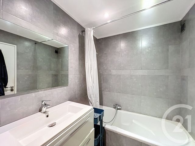 Appartement T2 &agrave; louer - 2 pi&egrave;ces - 48,35 m2 - Vallauris - 06 - PROVENCE-ALPES-COTE-D-AZUR