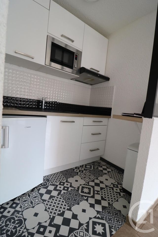 Appartement T2 &agrave; louer - 2 pi&egrave;ces - 36,03 m2 - Mandelieu La Napoule - 06 - PROVENCE-ALPES-COTE-D-AZUR