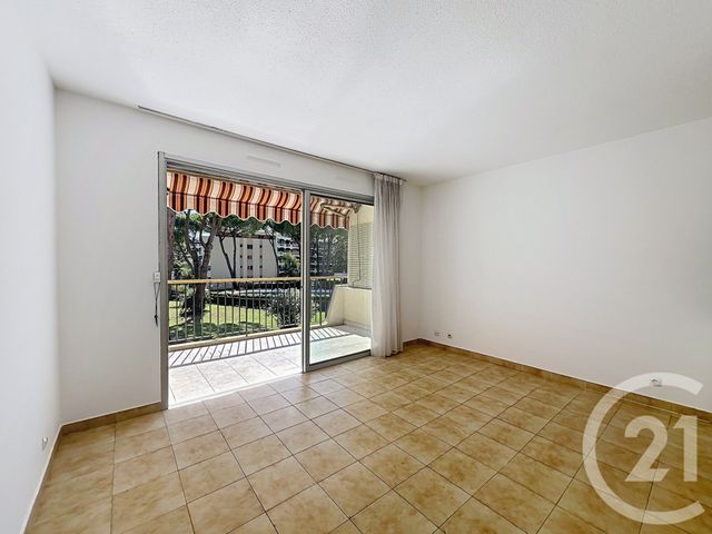 Appartement Studio &agrave; louer - 1 pi&egrave;ce - 21,73 m2 - Mandelieu La Napoule - 06 - PROVENCE-ALPES-COTE-D-AZUR