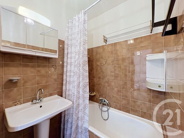Appartement Studio &agrave; louer - 1 pi&egrave;ce - 21,73 m2 - Mandelieu La Napoule - 06 - PROVENCE-ALPES-COTE-D-AZUR