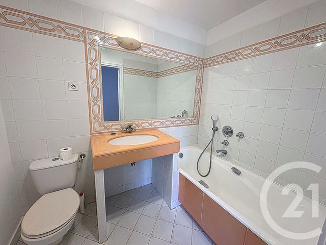 Appartement F3 &agrave; vendre - 3 pi&egrave;ces - 82 m2 - Mandelieu La Napoule - 06 - PROVENCE-ALPES-COTE-D-AZUR