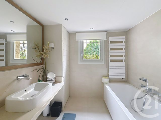 Maison &agrave; vendre - 4 pi&egrave;ces - 130 m2 - Mandelieu La Napoule - 06 - PROVENCE-ALPES-COTE-D-AZUR