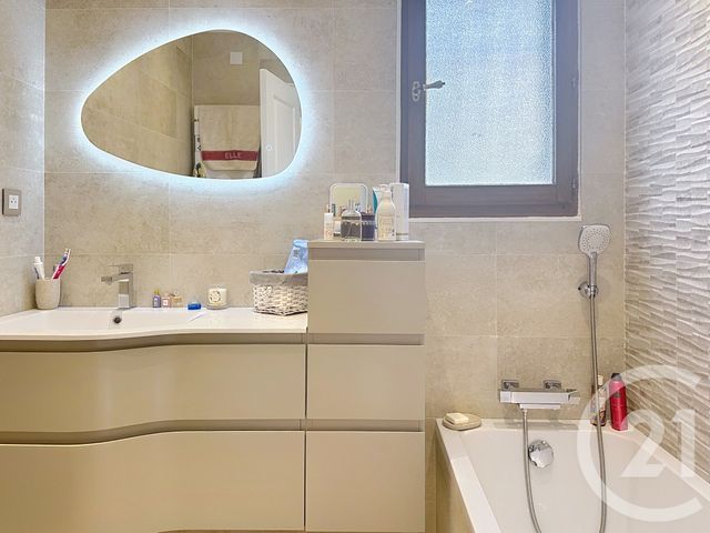 Maison &agrave; vendre - 5 pi&egrave;ces - 99,13 m2 - Mandelieu La Napoule - 06 - PROVENCE-ALPES-COTE-D-AZUR