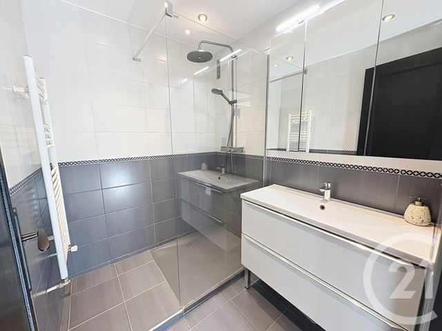 Appartement F4 &agrave; vendre - 4 pi&egrave;ces - 80 m2 - Mandelieu La Napoule - 06 - PROVENCE-ALPES-COTE-D-AZUR