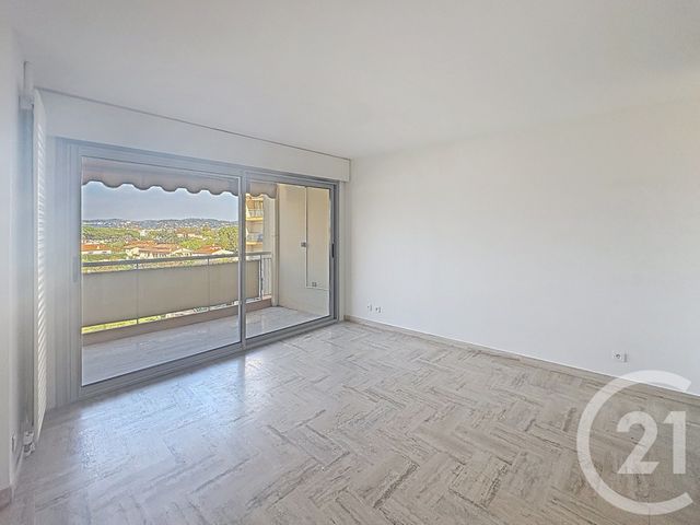 Appartement F2 &agrave; vendre - 2 pi&egrave;ces - 33 m2 - Mandelieu La Napoule - 06 - PROVENCE-ALPES-COTE-D-AZUR