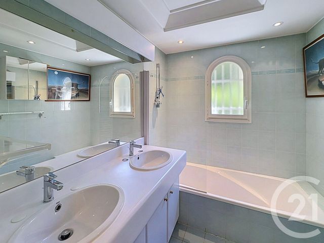 Appartement F3 &agrave; vendre - 3 pi&egrave;ces - 99 m2 - Mandelieu La Napoule - 06 - PROVENCE-ALPES-COTE-D-AZUR