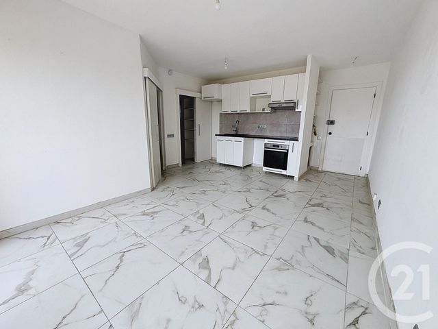 Appartement F2 &agrave; vendre - 2 pi&egrave;ces - 35 m2 - Mandelieu La Napoule - 06 - PROVENCE-ALPES-COTE-D-AZUR