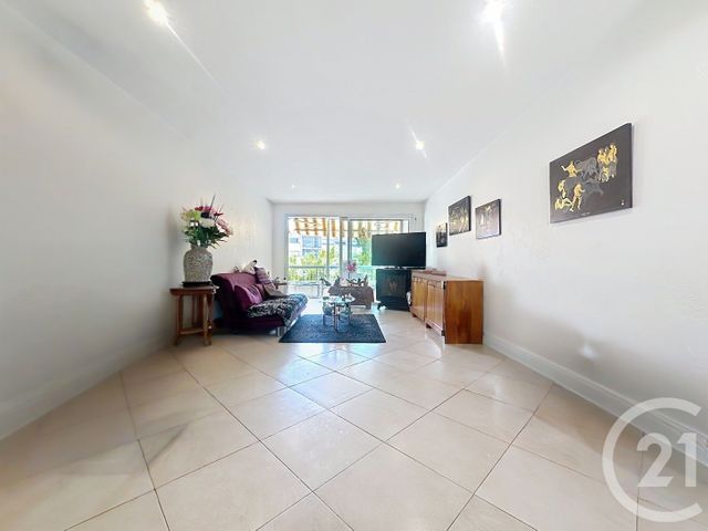 Appartement T3 &agrave; vendre - 3 pi&egrave;ces - 75,71 m2 - Mandelieu La Napoule - 06 - PROVENCE-ALPES-COTE-D-AZUR