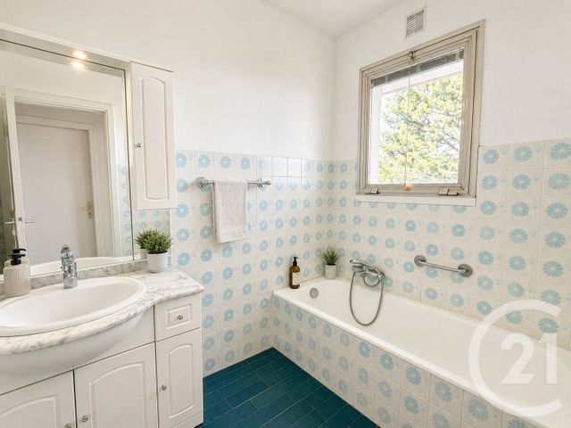 Appartement F3 &agrave; vendre - 3 pi&egrave;ces - 71,13 m2 - Le Cannet - 06 - PROVENCE-ALPES-COTE-D-AZUR